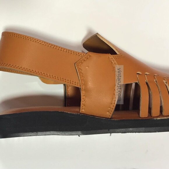 Handmade Tan Leather Peshawari Chappal: Classic Men's Sandal - Picture 4 of 7